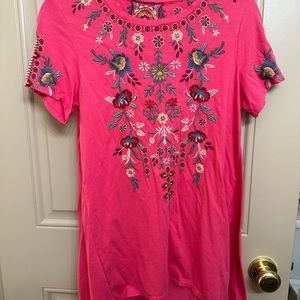 New Johnny Was Cotton Short Sleeve Shirt. NWT! Lot of embroidery. Size Small